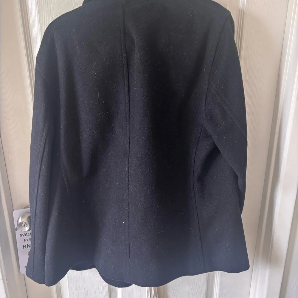 J Crew Women's Black Peacoat large! Fits an 8-10. - Picture 4 of 4